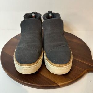 Toms Paxton Gray Bootie Ankle Boots Womens size 8 Gray Leather Suede